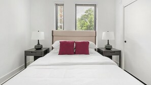 2 Schlafzimmer, Schreibtisch, Bügeleisen/Bügelbrett, WLAN
