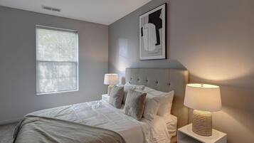 1 bedroom, desk, iron/ironing board, WiFi