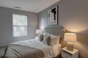 1 soverom, skrivebord, strykejern/-brett og wi-fi