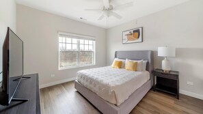 1 bedroom, desk, iron/ironing board, WiFi - Landing | Chic 1BD, Clubhouse, Gym (Willow Springs)