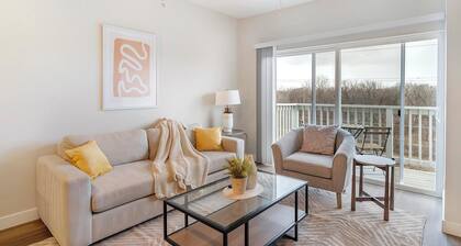 Landing | Stunning 1BD, Gym, Clubhouse