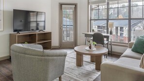 Smart TV - Landing | Modern 2BD, Pool, Gym (Direct Placeholder City)