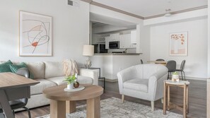 Smart TV - Landing | Modern 2BD, Pool, Gym (Direct Placeholder City)