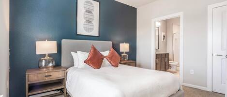 2 bedrooms, desk, iron/ironing board, WiFi