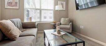Landing | Stunning 2BD, Clubhouse, Courtyard