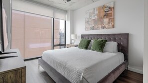 2 bedrooms, desk, iron/ironing board, internet