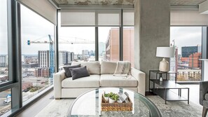 Smart TV - Landing | Stylish 2BD, Clubhouse, Pool (Nashville)