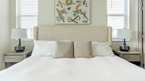 1 habitación, escritorio, tabla de planchar con plancha y wifi 