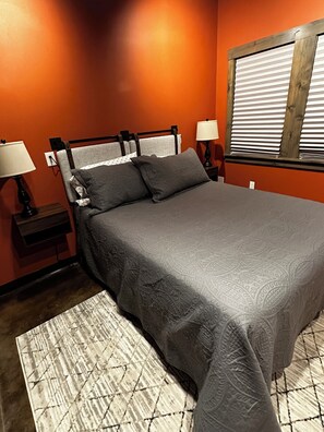 1 habitación, tabla de planchar con plancha, wifi y ropa de cama 