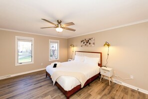 6 habitaciones, tabla de planchar con plancha, wifi y ropa de cama 
