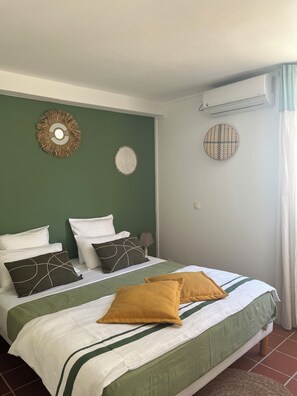 1 bedroom, iron/ironing board, travel crib, WiFi