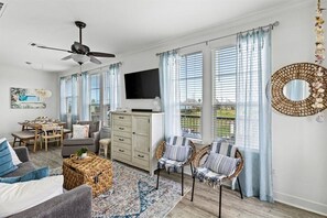 Smart TV, table tennis