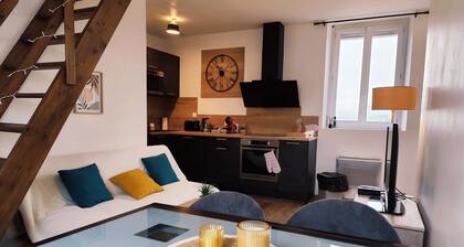 Charming 2-bedroom apartment in pleasant CompiĂšgne with WiFi