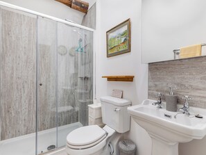 Towels - Clarence Cottage - UK47494 (Winkhill, near Leek)