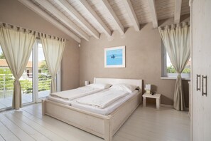 5 bedrooms, iron/ironing board, travel crib, free WiFi
