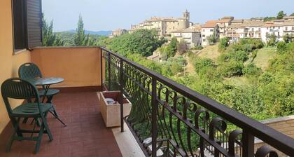 COTTAGE WITH GARDEN PANORAMIC VIEW OF THE COUNTRY, A FEW KM FROM LAKE TURANO