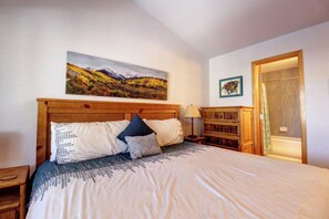 2 slaapkamers, een strijkplank/strijkijzer, gratis wifi, beddengoed