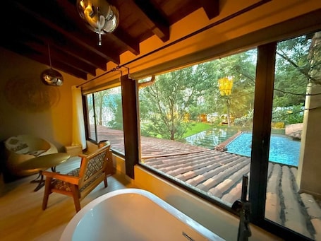 Design Quadruple Room | Free WiFi, bed sheets. Hotel Boutique La Casa Del Lago