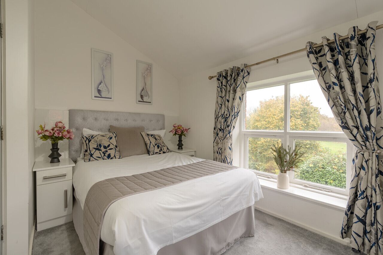 5 bedrooms, desk, iron/ironing board, free WiFi