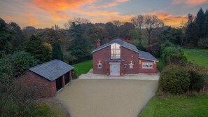Exterior - Manchester House Retreat (Manchester)