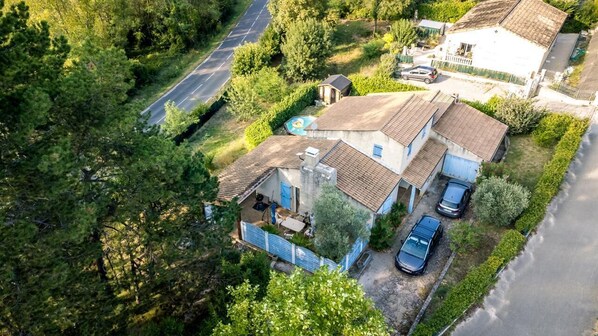 Exterior - La Pinède, a welcoming family home, 5 minutes from Vallon Pont D'Arc (salavas)