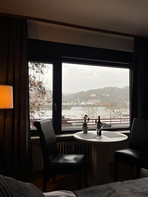 Dining - Rhine panorama suite with balcony (Koblenz)