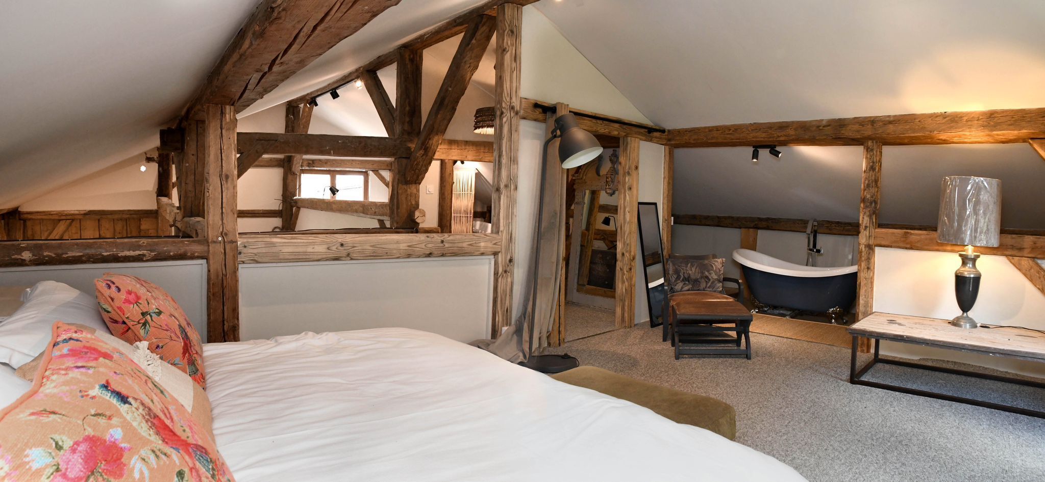 7 bedrooms, iron/ironing board, WiFi, bed sheets