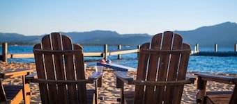 Lake Escape Room: Min to Lake/Pool/HotTub/Sauna