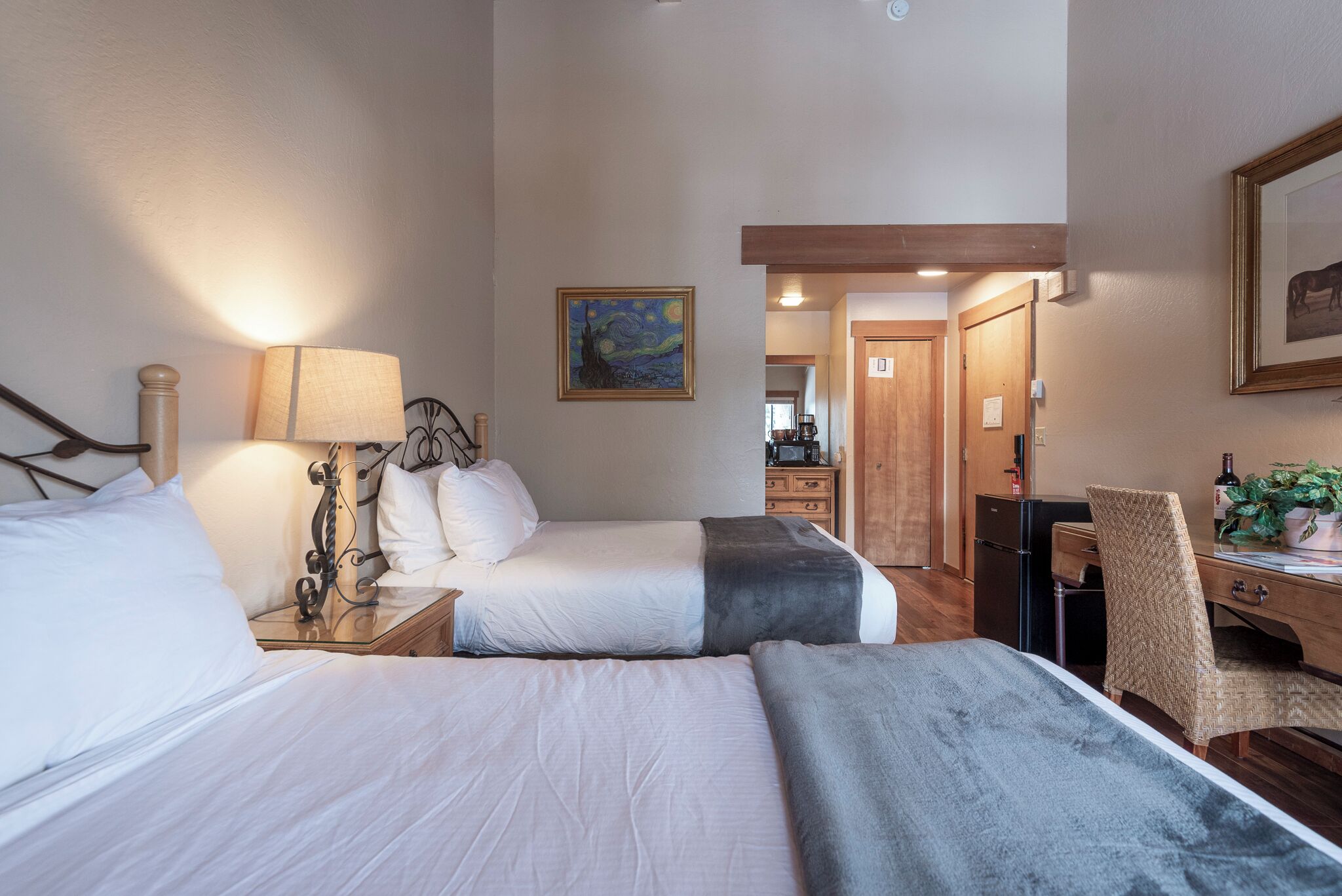 1 soverom, skrivebord, strykejern/-brett og wi-fi