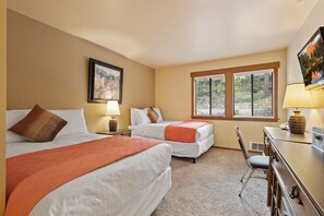 1 dormitorio, escritorio, tabla de planchar con plancha y wifi