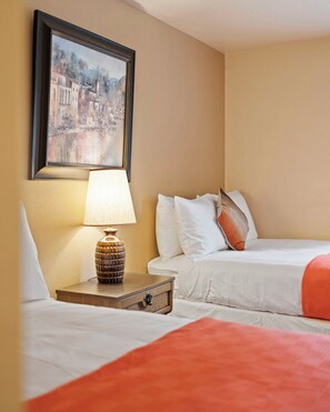 1 bedroom, desk, iron/ironing board, WiFi - Alpine Escape (Room), near lake & ski (Placer County)