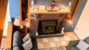 Smart-TV, Kamin, Videospiele, DVD-Player