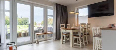 House | Dining