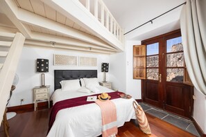 5 bedrooms, iron/ironing board, WiFi, bed sheets - Casa Rural Hero - Five Bedroom Villa, Sleeps 10 (Tías)