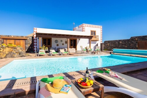 Casa Rural Hero - Five Bedroom Villa, Sleeps 10