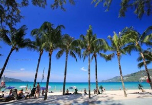 Front of property - The Taksim Bangla Beach Hotel (Patong)