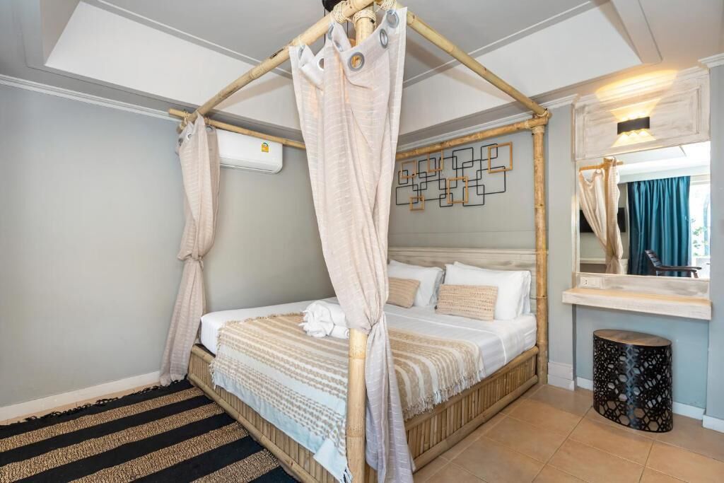 Deluxe Double Room with Seaview | Egyptian cotton sheets, premium bedding, memory-foam beds, minibar