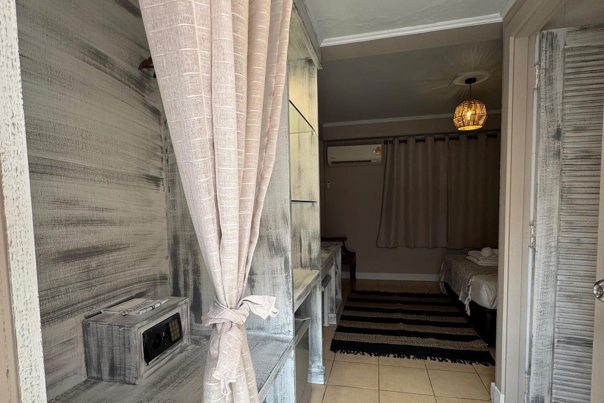 Egyptian cotton sheets, premium bedding, memory foam beds, minibar