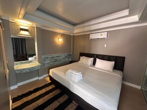 Egyptian cotton sheets, premium bedding, memory-foam beds, minibar - The Taksim Patong Beach Hotel (Patong)