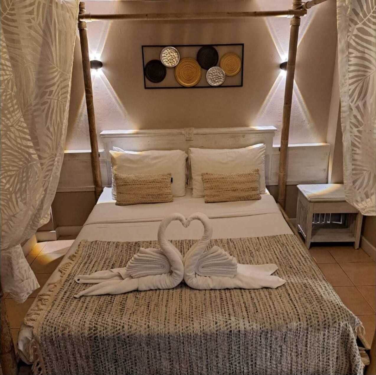 Deluxe Double Room, Partial Sea View | Egyptian cotton sheets, premium bedding, memory foam beds, minibar