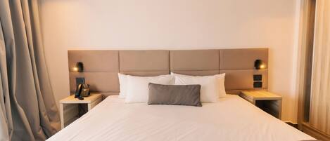 Superior Double Room, Balcony, Sea View | Egyptian cotton sheets, premium bedding, Select Comfort beds, minibar