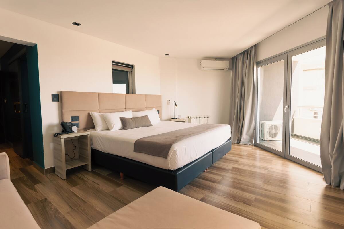 Kamar Double Premium | Seprai katun Mesir, seprai premium, dan tempat tidur Select Comfort