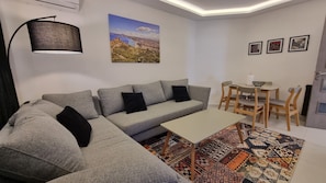 Smart TV - Modern & Restful, Akid Lotfi Oran  (Oran)