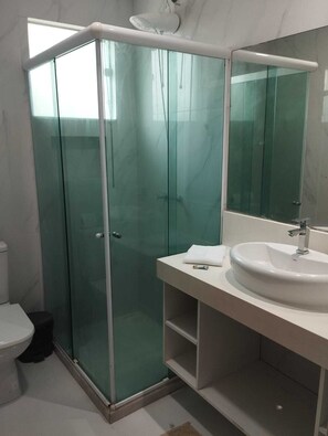 Håndklær og toalettpapir