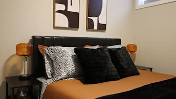 2 makuuhuonetta, silitysrauta/-lauta, ilmainen Wi-Fi, vuodevaatteet