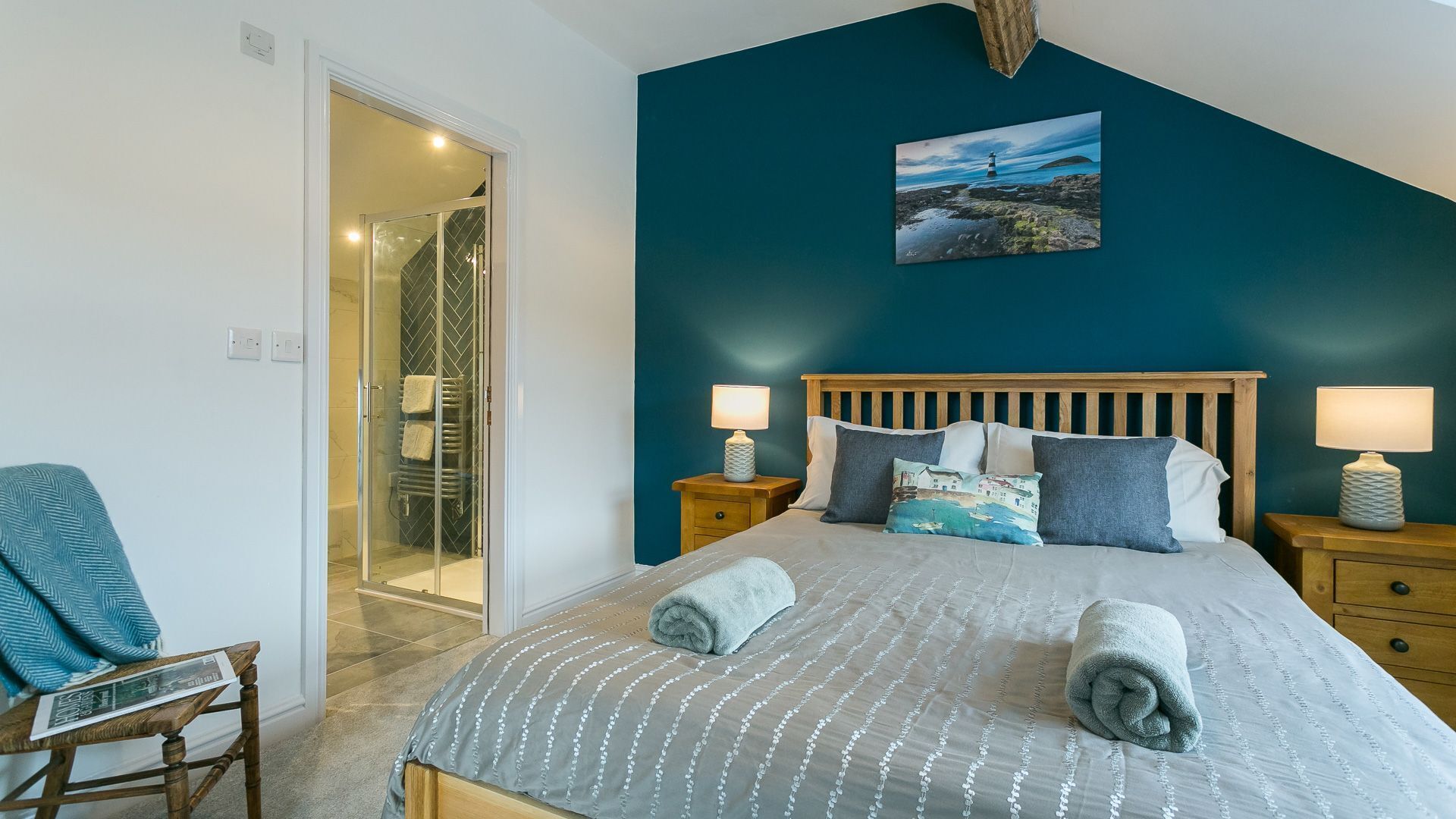 3 bedrooms, iron/ironing board, travel cot, free WiFi