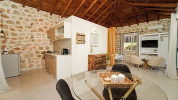 Studio, Private Bathroom, Courtyard Area