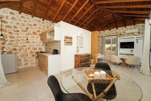 Studio, Private Bathroom, Courtyard Area - vigla vilas (Zakynthos)