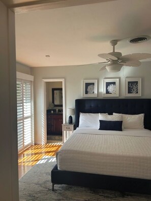 4 habitaciones, tabla de planchar con plancha, wifi y ropa de cama