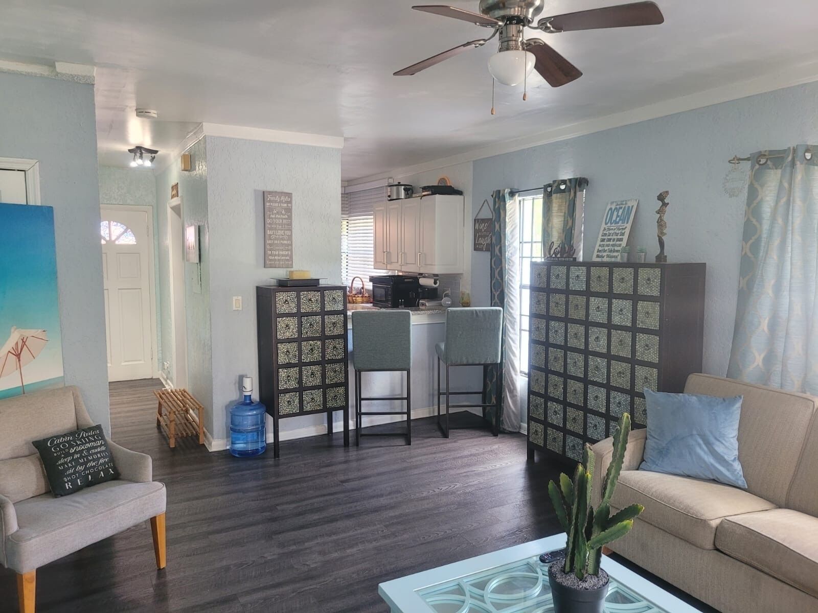 Smart TV, books, music library, stereo